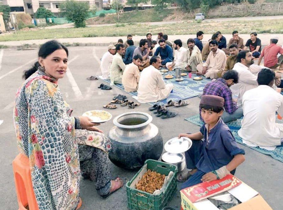 Festive Flavors and Generosity Light Up Pakistan This Ramazan