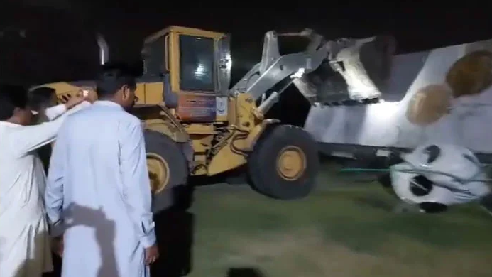 ICT demolishes 37 illegal structures in F-11 drive
