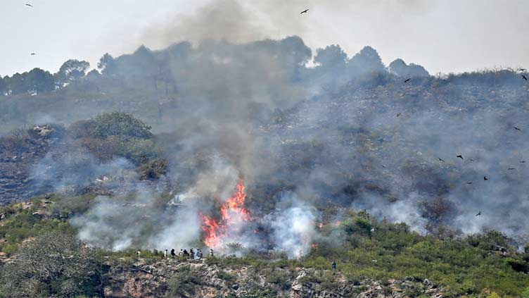 Fire Breaks Out in Margalla Hills Near Bara Kahu