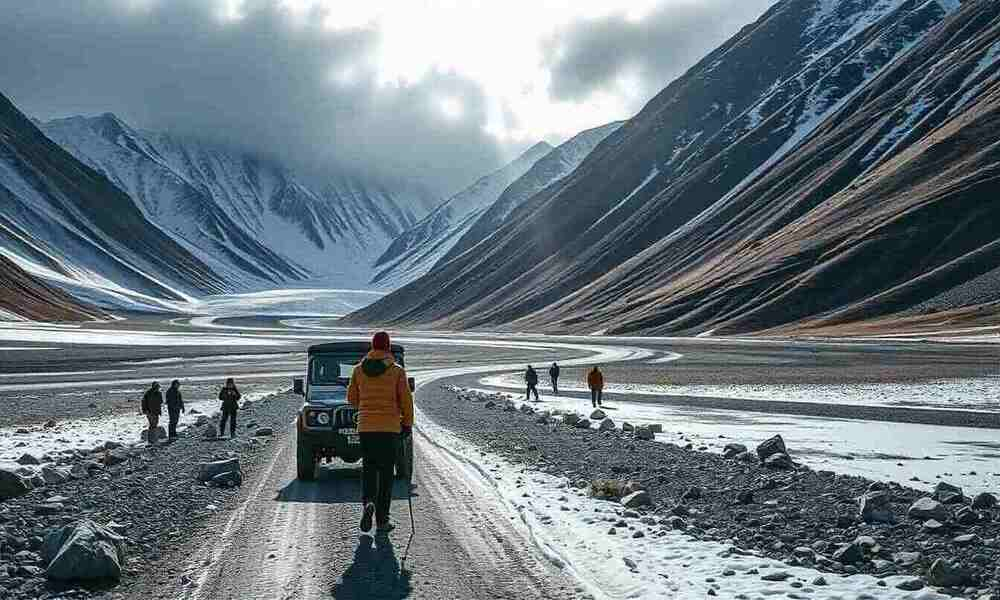 Babusar Top Road Closed Until June 6 for Snow Clearance