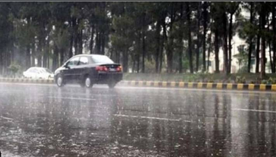 Scattered rain makes weather pleasant in Lahore