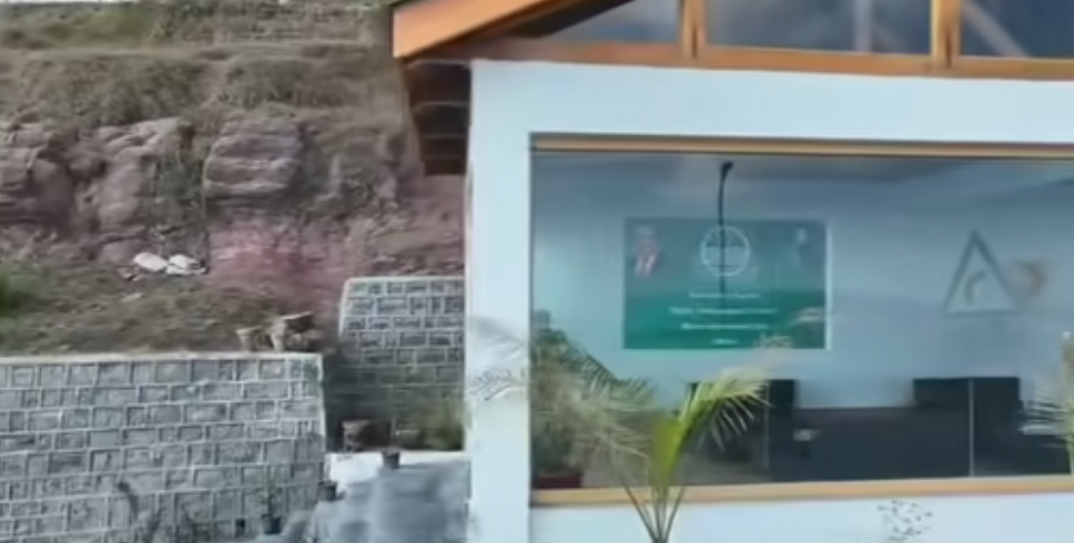 Newly Built Sunroom Draws Tourists in Murree