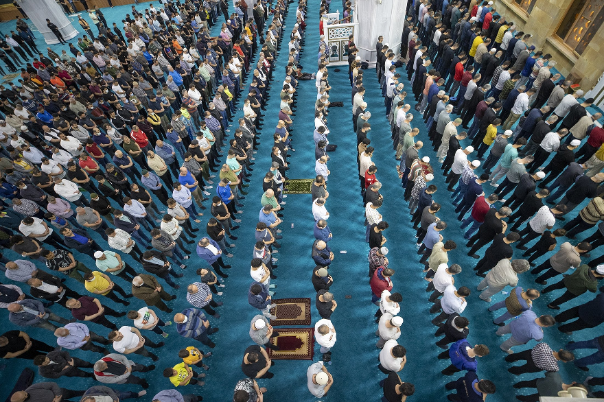 Laylat al-Qadr Observed with Prayers for Security, Prosperity