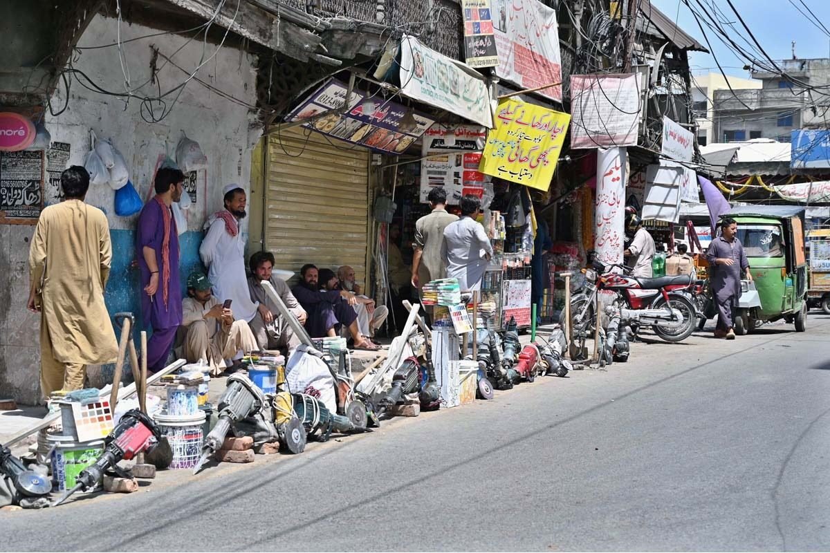 Banni Chowk’s Silent Queue Of The Unemployed