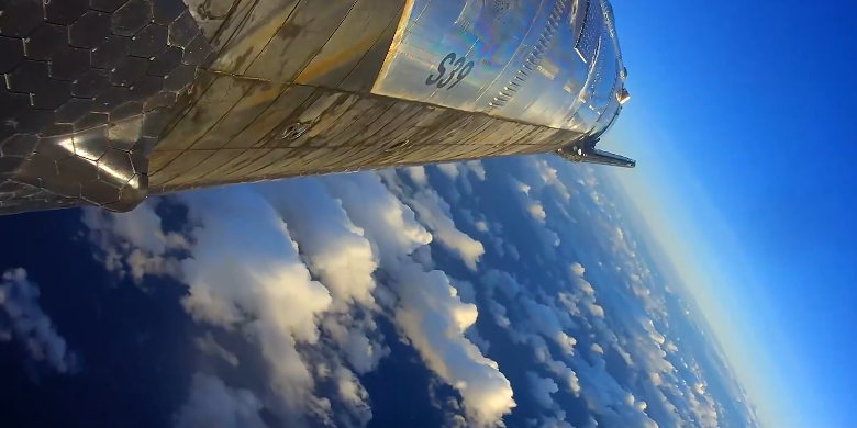 Musk’s Starship Takes Big Leap Despite Mid-Flight Glitches
