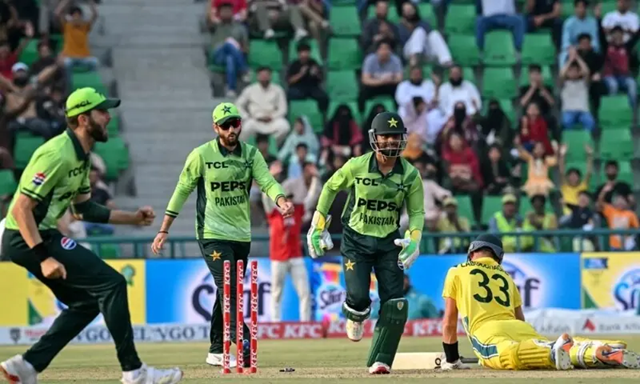 Pakistan Beat Australia by 4 Wickets to Clinch ODI Series 2-1